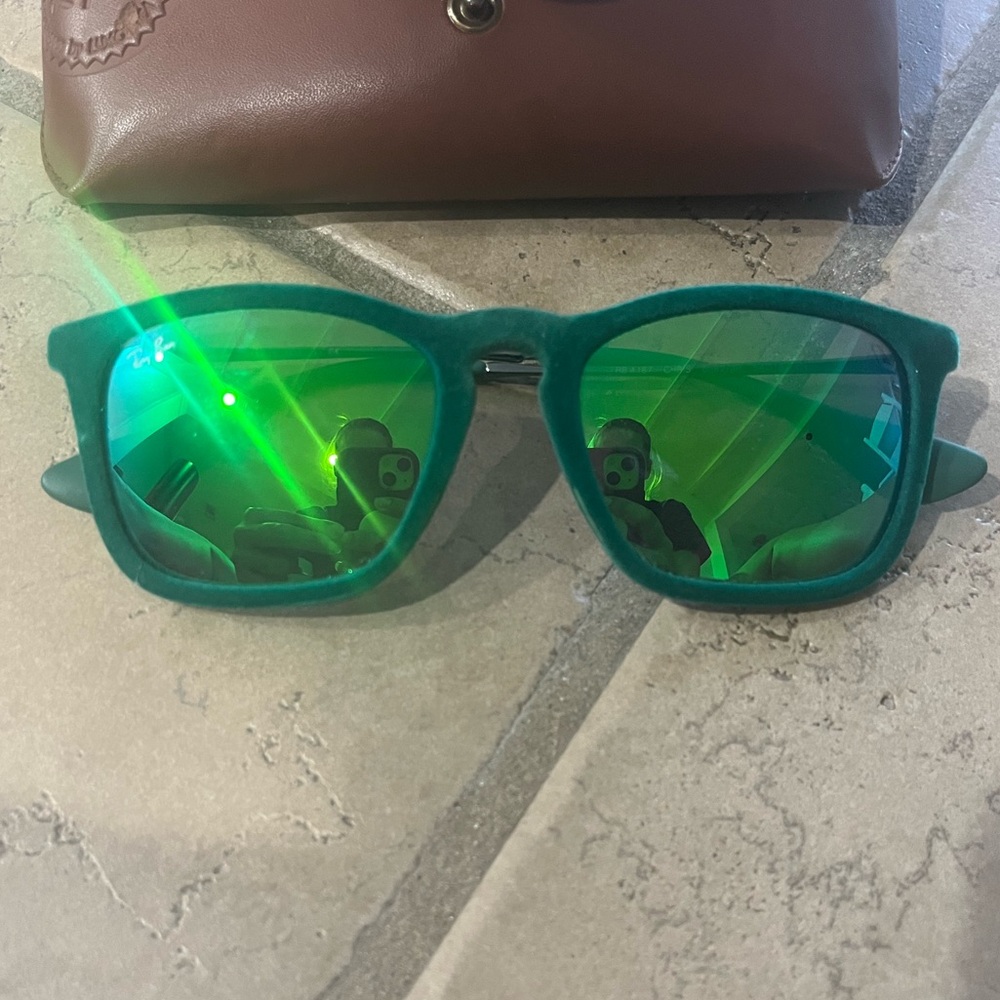 Ray-Ban Green Velvet Sunglasses Mirrored